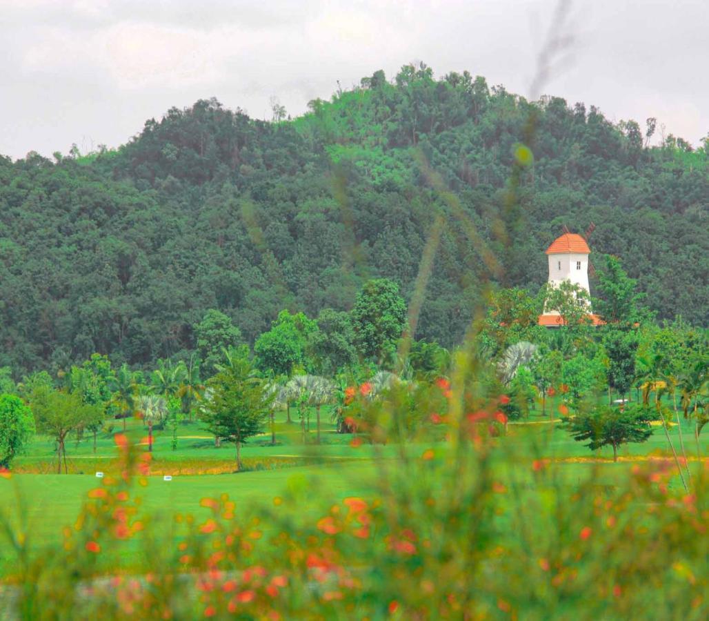 Happy City Golf & Resort Csiangraj Kültér fotó